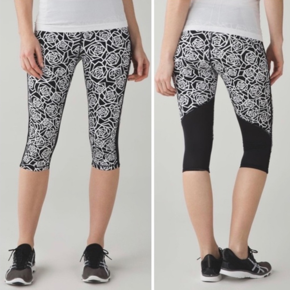 Lululemon Real Quick Crop Full-On Luxtreme - Posey Black White / Black Size 4